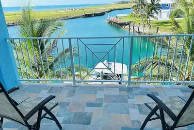 Image de Old Bahama Bay, Private newer home, deep water dock, pool, West End, Bahamas