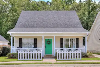 Image de 2 bd\/2 bath Adorable Cottage in Evans, Ga!