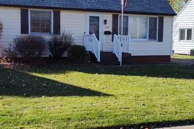 Image de Lovely remodeled 3 bedroom 1 and a half bath Cape Cod in Hamburg New York.