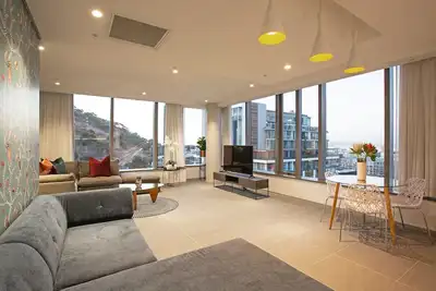 Image de Vibrant 2-Bed Apartment | Contemporary Finishes