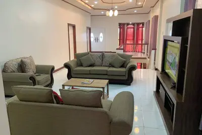 Image de Executive Suits Located in a Gated Community
