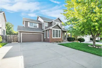 Image de Bright & Spacious Family Home