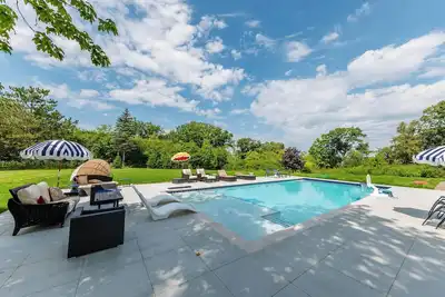 Image de A Rustic Retreat w Heated Pool