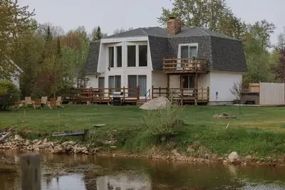 Image de Lakeside Escape W/Hot Tub & King Bed Comfort