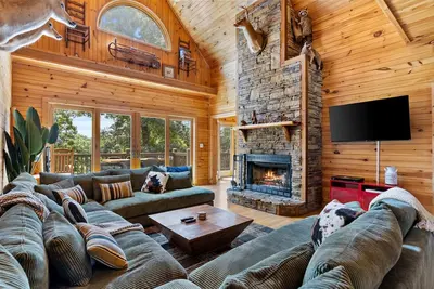 Image de Lake Views | Hot Tub | Fire Pit | Micro Events