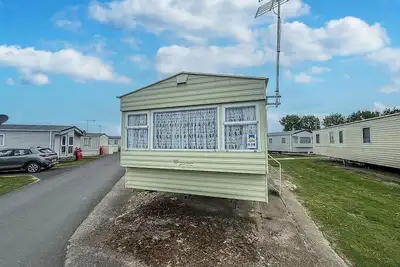 Image de Great 8 berth caravan at Seawick Holiday Park, Clacton-on-Sea ref 27053r