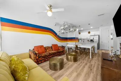 Image de Groovy Beach Home ~ 600 Mbps ~ W/D ~ 3 Bed/3 Bath