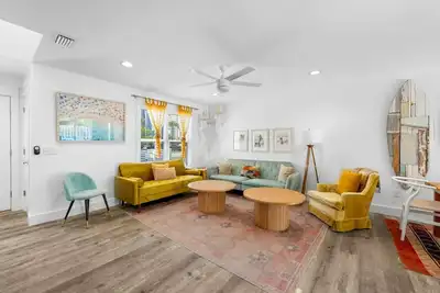 Image de Surf House ~ Private Backyard w/ Cabana ~ Sleeps 8