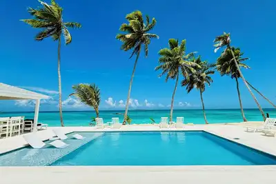 Image de Blessing on the Bay - Brand New 4 bedroom Luxury Beachfront house