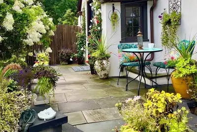 Image de Ushmila's Nest- private entrance, bedroom & bathroom