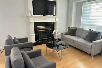 Image de Bright & updated home near Burnaby