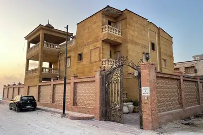 Image de The red villa is the first north coast road, 15 minutes from the airport.