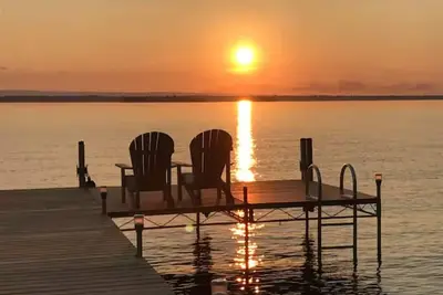 All Season House on Lake Champlain-100 yards of waterfront-Endless to Explore