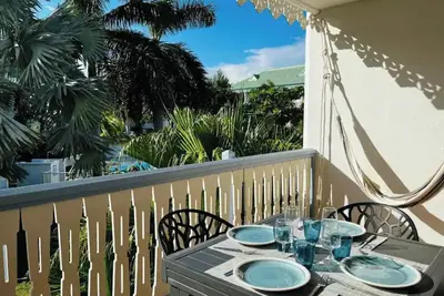 Image de Le Palmier Bleu, cocon tropical, plage & piscines.