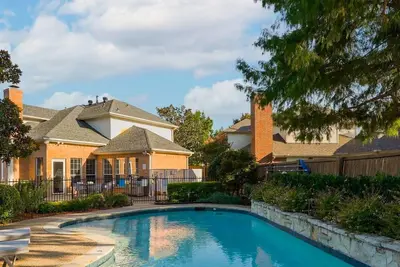 Image de Glamorous 4br Home with Pool, Hot Tub & Grill