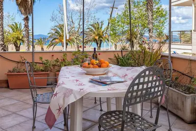 Image de Appartement \"Lilla\" avec vue sur la mer, terrasse privée et Wi-Fi