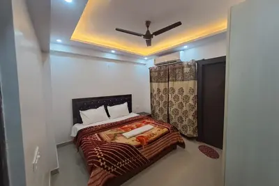 Image de Gokul 3bhk Entie Flat, Bharat City, Teela Mod Ghaziabad Near Himdon Airport Delhi
