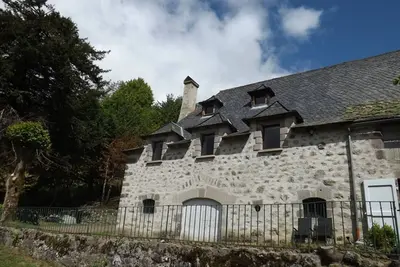 Image de Charmant gîte au cœur des Volcans d'Auvergne, à 4 km du Super-Lioran, avec jardin, cheminée et Wi-Fi