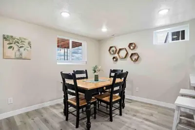 Image de Ogden private entrance basement\n