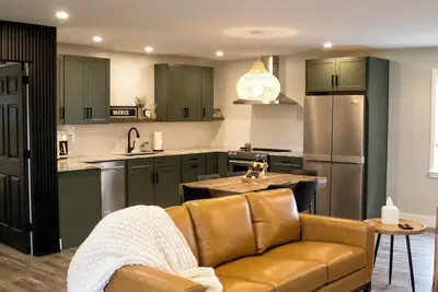 Image de Newly remodeled home on a Christmas tree farm, minutes from downtown Lititz.