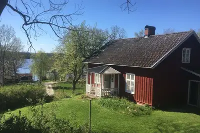 Image de Cottage on the banks of the Dalsland Canal