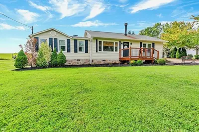 Image de Palace of Porterfield awaits you in Seymour, central to Knoxville\/Pigeon Forge!