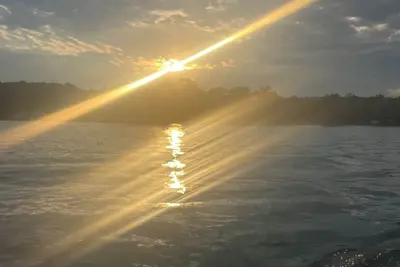 Image de Sunrise on Conesus Lake: Pet Friendly \nAmazing views and blend of woods & water