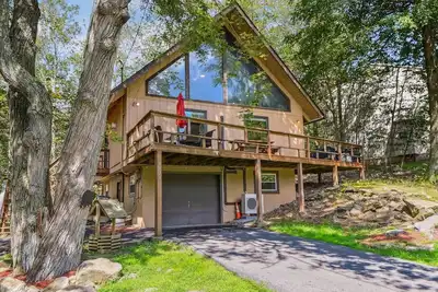 Image de Poconos Chalet newly renovated, great location by RedAwning