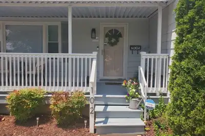 Image de Beautifully Furnished 3 Bedroom, 1 Bath House close to the Hard Rock Casino!