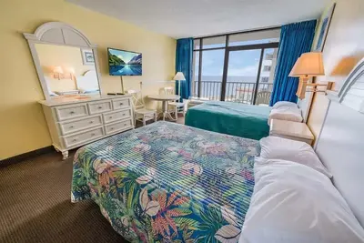 Image de Breathtaking Ocean Views and Pools Coastal Haven!