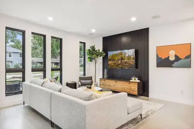 Image de Roof Deck! Near 2 Lakes & Linden Hills Eateries!