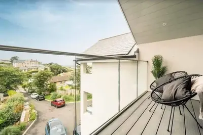 Image de Stylish Townhouse 75m From Beach With Hot Tub and Games Room