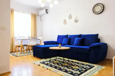 Image de The flat is located just 1 minute walk from the Skanderbeg square.