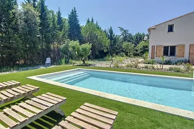 Image de Villa de luxe avec piscine privée, grand jardin clos, 10min à pied du village
