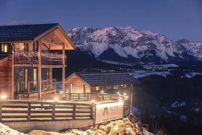 Image de Superior Chalet with sauna & bathtub inside