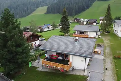 Image de Op een Prachtige Plek in Oostenrijk Staat ons Chalet een Mooi Stekkie