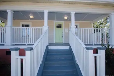 Cozy Home Near Downtown