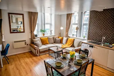 Image de Cavern Quarters - Spacious City Centre Hub, Jacuzzi Bath - 3 Mins from Cavern