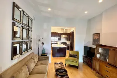 Image de jane's house a boutique historical flat in chicago - close to everything!