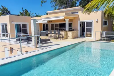 Luxury 3b Villa in Sosua\nTropical luxury awaits you in this incredible vila.
