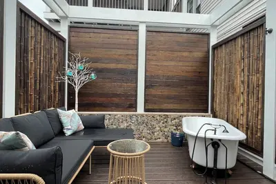 Bungalow with a spa like feel on the beach