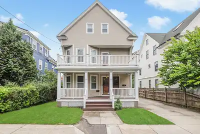 Image de Luxury Apartment on the East Side!