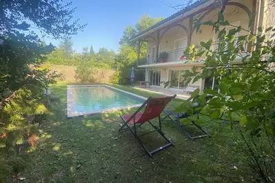 Image de Villa de Charme à Bordeaux - Grande capacité d'accueil