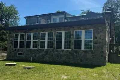 Image de Lakefront Chateau Oasis