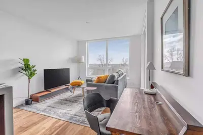 Image de Brand New 1 bed Condo North Van/Lions Gate Bridge