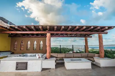 Image de Cancun 2 Bedroom Oceanfront Penthouse--Spring Break, March 23-30, 2024!