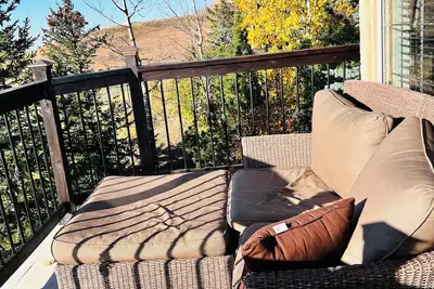 Image de Country Escape - 3 Bd plus loft and 3 bath on 10\nAcres. Sleeps 8 (Pet Friendly)