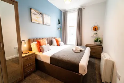 Image de Converted Chapel Swansea | King Bed | Sleeps 4.