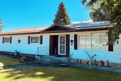 Image de Spacious home in the heart of Utah’s National Parks and the Paiute Atv Trail