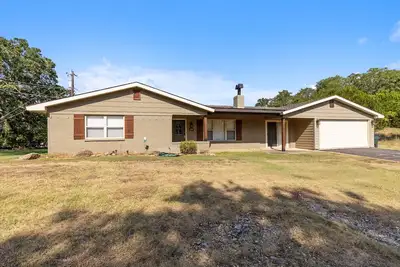 Image de Fully remodeled near lake Arbuckle and all that Murray county has to offer!
